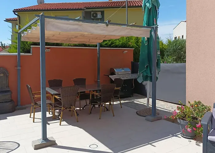 Cozy In With Wifi Апартаменти Пула