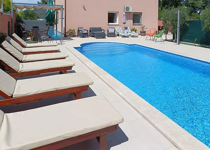 Apartman Cozy In With Wifi